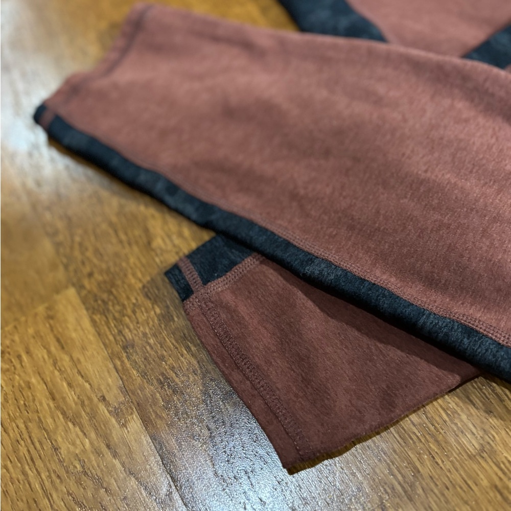 Vuori High-Rise The Rise The Shine Leggings Sz Sm Rust and Black Heathered Camo - Picture 4 of 12